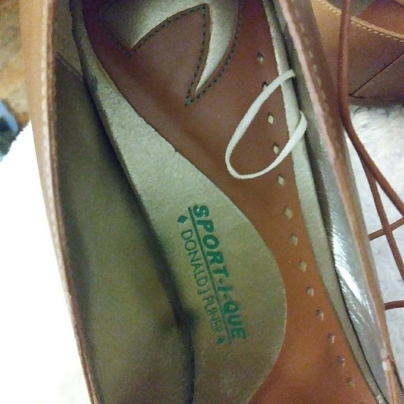 Donald Pliner wedge heel tie up shoes - Picture 7 of 7